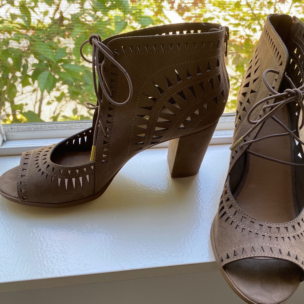 Peep Toe Laser Cut Heel